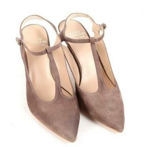 Andre Deeoue Taupe Heels